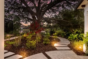 3260 E Forest Lake Dr, Sarasota, FL 34232, Sold 10/06/21