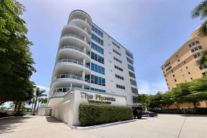 136 Golden Gate Point, Sarasota, FL 34236, Sold 01/12/22