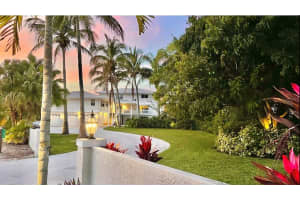 763 Tropical Cir, Siesta Key, FL 34242, Sold 10/29/21