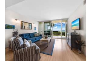 1045 Gulf of Mexico Dr, Longboat Key, FL 34228, Sold 09/07/21