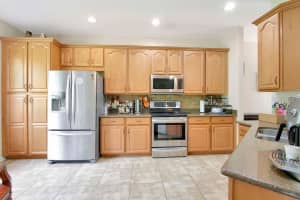 8232 Villa Grande Ct, Sarasota, FL 34243, Sold 11/22/21