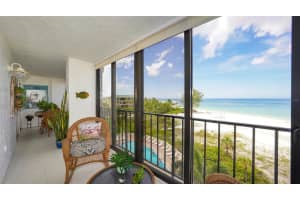 19 Whispering Sands Dr, Sarasota, FL 34242, Sold 10/19/21
