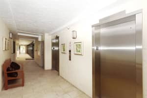 19 Whispering Sands Dr, Sarasota, FL 34242, Sold 10/19/21