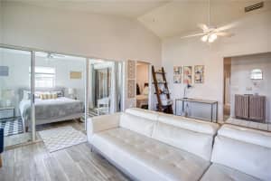 3421 57th Ave Dr W, Bradenton, FL 34210, Sold 11/05/21