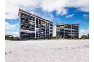 19 Whispering Sands Dr, Sarasota, FL 34242, Sold 09/02/21