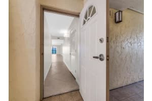 19 Whispering Sands Dr, Sarasota, FL 34242, Sold 09/02/21