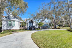 1910 4th St E, Palmetto, FL 34221, Sold 04/28/22