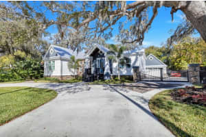 1910 4th St E, Palmetto, FL 34221, Sold 04/28/22