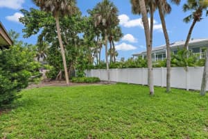 5005 Commonwealth Dr, Siesta Key, FL 34242, Sold 12/30/21