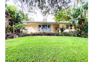 7415 Westmoreland Dr, Sarasota, FL 34243, Sold 10/27/21
