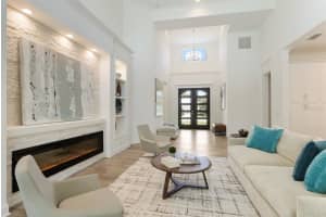 1924 Hibiscus St, Sarasota, FL 34239, Sold 10/04/21