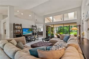 4721 Trails Dr, Sarasota, FL 34232, Sold 10/08/21