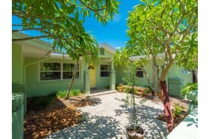 629 Kingfisher Ln, Longboat Key, FL 34228, Sold 01/27/22