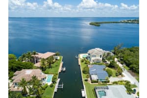 629 Kingfisher Ln, Longboat Key, FL 34228, Sold 01/27/22