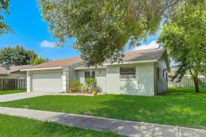 2462 Briar Oak Cir, Sarasota, FL 34232, Sold 01/07/22