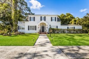 7762 Westmoreland Dr, Sarasota, FL 34243, Sold 01/12/22