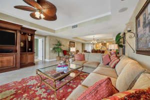1660 Summer House Ln, Siesta Key, FL 34242, Sold 12/06/21