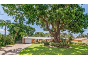 1824 Southpointe Dr, Sarasota, FL 34231, Sold 12/01/21