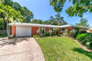 1824 Southpointe Dr, Sarasota, FL 34231, Sold 12/01/21