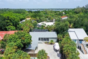 4923 Commonwealth Dr, Siesta Key, FL 34242, Sold 10/14/21