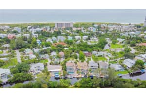214 Island Cir, Siesta Key, FL 34242, Sold 01/14/22
