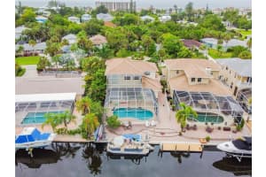 214 Island Cir, Siesta Key, FL 34242, Sold 01/14/22