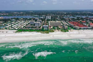 1177 Coquille St, Siesta Key, FL 34242, Sold 12/10/21