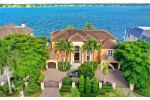 483 Meadow Lark Dr, Sarasota, FL 34236, Sold 02/04/22