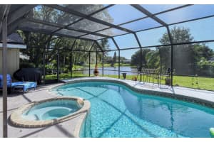 4720 Country Oaks Blvd, Sarasota, FL 34243, Sold 10/04/21
