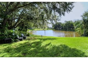 4720 Country Oaks Blvd, Sarasota, FL 34243, Sold 10/04/21