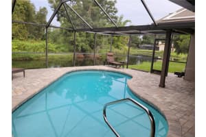 7822 38th Ct E, Sarasota, FL 34243, Sold 10/08/21