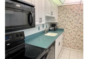 3223 S Beneva Rd, Sarasota, FL 34232, Sold 10/13/21