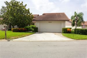 3939 Wilshire Dr, Sarasota, FL 34238, Sold 11/01/21