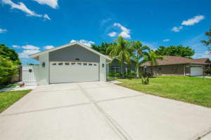 2461 Appaloosa Cir, Sarasota, FL 34240, Sold 10/21/21