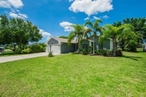 2461 Appaloosa Cir, Sarasota, FL 34240, Sold 10/21/21