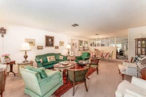 4262 Oakhurst Cir E, Sarasota, FL 34233, Sold 10/27/21