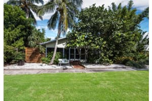 691 Broadway St, Longboat Key, FL 34228, Sold 12/03/21