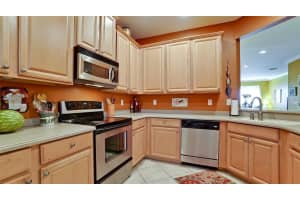 3601 Parkridge Cir, Sarasota, FL 34243, Sold 10/13/21