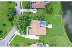 8301 Eagle Lake Dr, Sarasota, FL 34241, Sold 11/15/21
