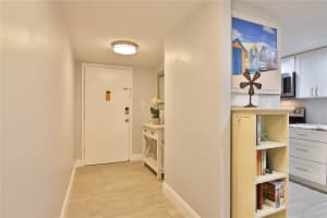 3700 S Osprey Ave, Sarasota, FL 34239, Sold 10/12/21