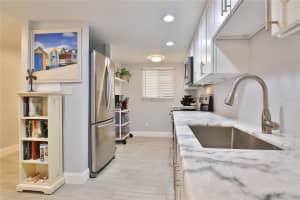 3700 S Osprey Ave, Sarasota, FL 34239, Sold 10/12/21