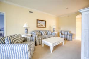 5235 Parisienne Pl, Sarasota, FL 34238, Sold 10/01/21