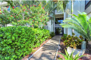 101 Whispering Sands Dr, Siesta Key, FL 34242, Sold 11/30/21