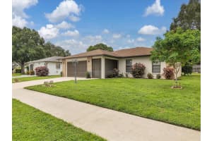 1735 Briar Creek Ln, Sarasota, FL 34235, Sold 10/12/21
