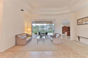 5255 Magnolia Pond Dr, Sarasota, FL 34233, Sold 10/12/21