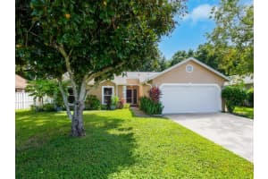 7674 37th St Cir E, Sarasota, FL 34243, Sold 10/29/21
