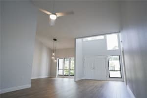 1755 Oak Lakes Dr, Sarasota, FL 34232, Sold 11/08/21