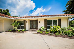 5507 Contento Dr, Siesta Key, FL 34242, Sold 10/29/21