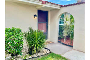 2283 Pueblo Ln, Sarasota, FL 34231, Sold 11/02/21