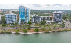 555 S Gulfstream Ave, Sarasota, FL 34236, Sold 12/02/21